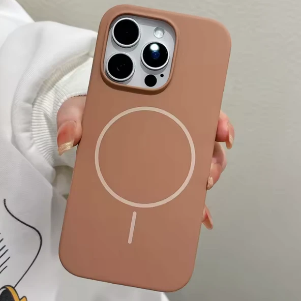 iPhone 15 Pro Max MagSafe Yumuşak Silikon Kılıf – Lansman İçi Kadife Dokulu, Kablosuz Şarj Destekli Kahverengi ürün görseli 1
