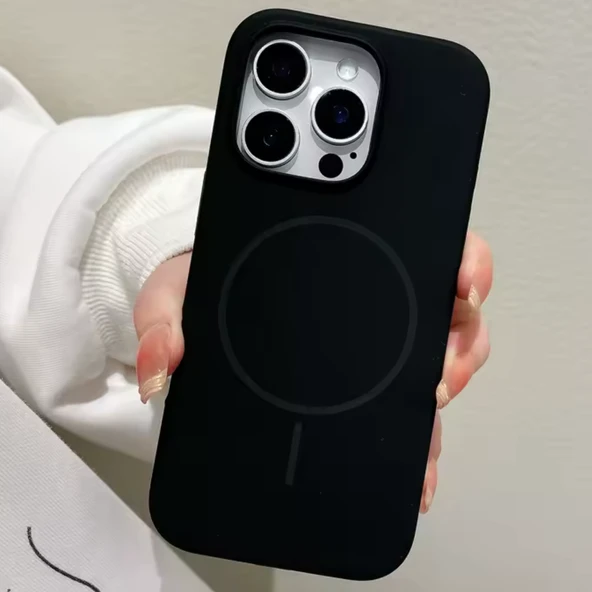 iPhone 15 Pro Max MagSafe Yumuşak Silikon Kılıf – Lansman İçi Kadife Dokulu, Kablosuz Şarj Destekli Siyah ürün görseli 1
