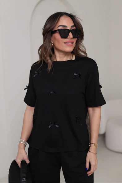 Fiyonklu Siyah T-Shirt ürün görseli 1