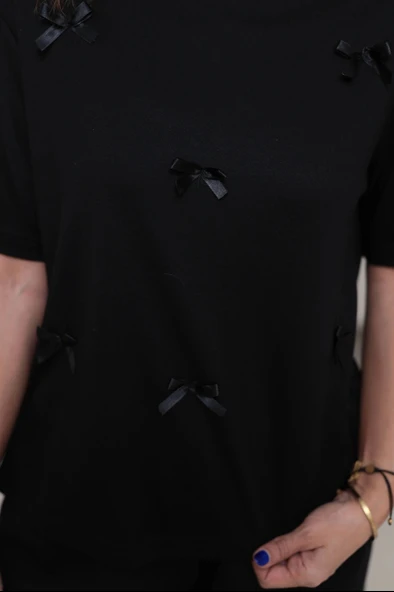 Fiyonklu Siyah T-Shirt - Resim 3