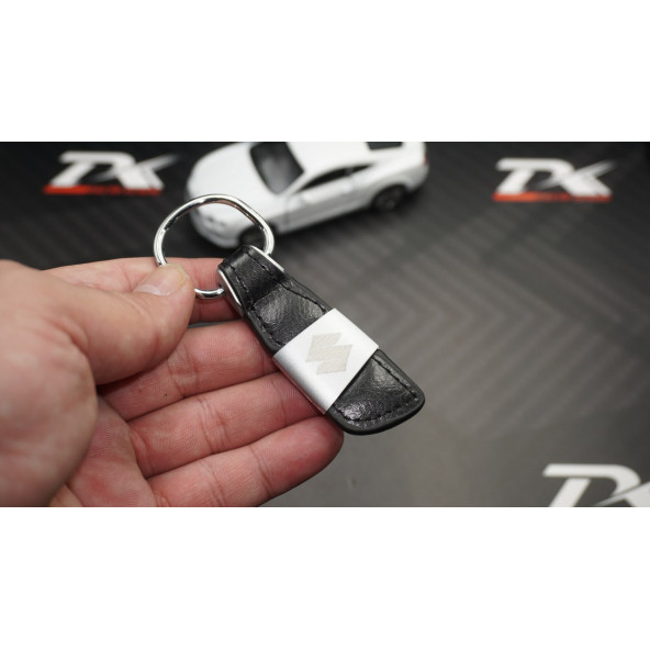 Suzuki Logo Orjinal Deri Metal Anahtarlık Orjinal Ürün ürün görseli 1