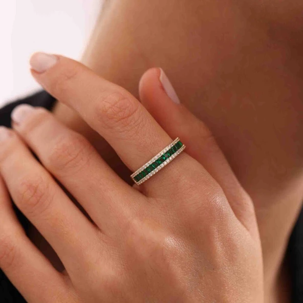 Yarım Tur Altın Yüzük Emerald ürün görseli 1