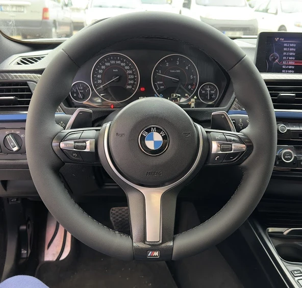 BMW F30 M SPORT KASA ARACA ÖZGÜ DİKMELİ DİREKSİYON KILIFI ürün görseli 1