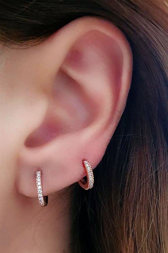 Tek Sıra Zirkon Tasli Gümüş Rose Minimal Halka Cift Kupe ürün görseli 1
