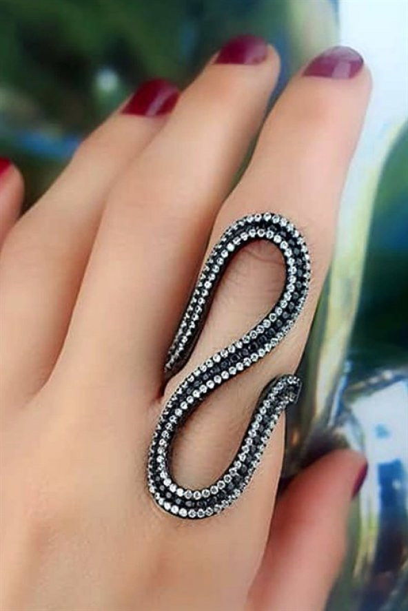 Zirkon Ve Oniks Taş Detaylı İtalyan Tasarımı Gümüş Siyah Rodajlı Lüks Yüzük ürün görseli 1
