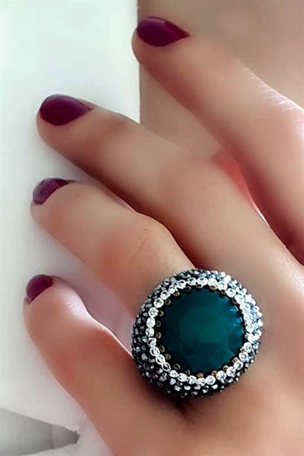 Kök Zümrüt Taşlı Swarovski Taş Detaylı Gümüş Tasarım Yüzük ürün görseli 1