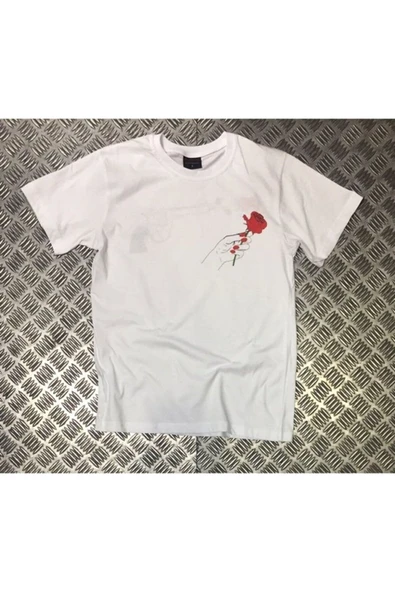 fame-stoned Gül Ve Silah Baskılı T-shirt ürün görseli 1