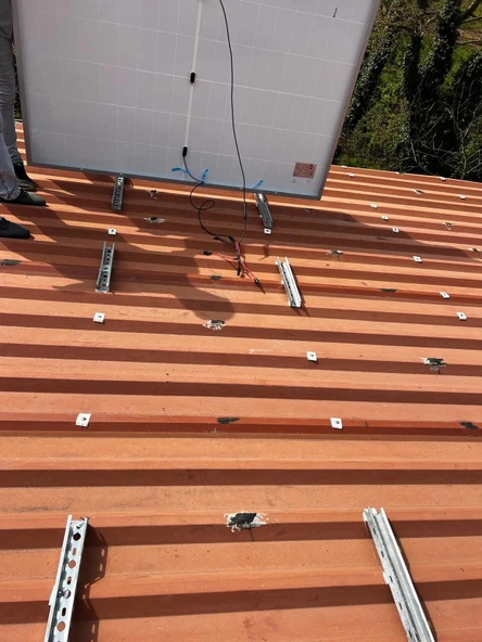 Güneş Paneli Montaj Aparatı 4 Panel İçin 10 Adet 30 cm Profil 10 Adet Klemp ürün görseli 1