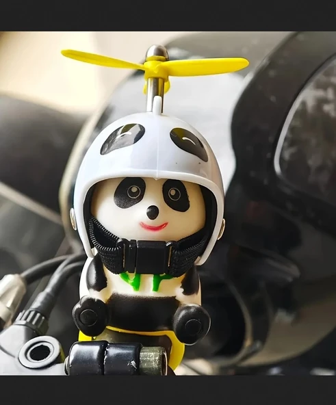 Sevimli Panda Motosiklet Kaskı Süsü, Araba Gösterge Paneli Aksesuarı, Araç İçi Dekorasyon ürün görseli 1
