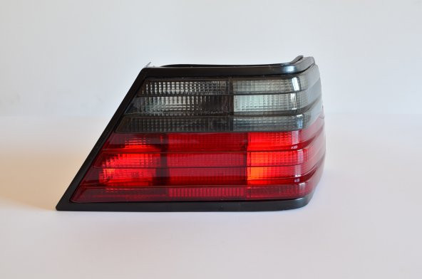 MERCEDES W124 STOP SAĞ YENİ MODEL 1248206264 ürün görseli 1
