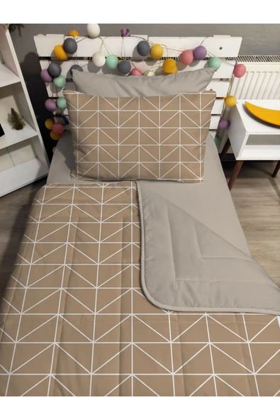 KAPİTONE silikon elyaf dolgulu GEOMETRİK DESEN 4 PARÇA Tek kişilik yatak örtü lastikli çarşaf takımı ürün görseli 1