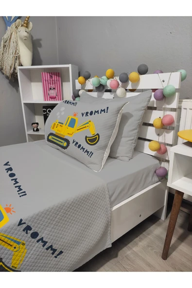 4 Parça KEPÇE İŞ MAKİNALARI Desenli Lastikli Çarşaflı Tek Kişilik PİKE Yatak Örtüsü Takımı ürün görseli 1