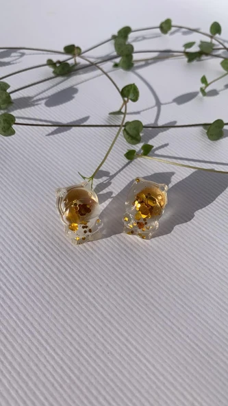 Şeffaf Gold Glitter Süslemeli Su Aygırı Şekil Gold Aksesuarlı Epoksi Küpe El Yapımı Hediyelik ürün görseli 1