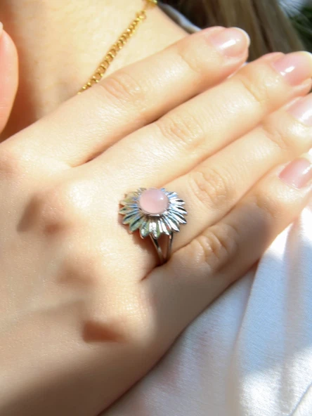 Doğal Taş Pembe Kuvars Doğal Taşlı Papatya Modelli Kadın Ayarlanabilir Gümüş Kaplama Yüzük euy64pkr ürün görseli 1