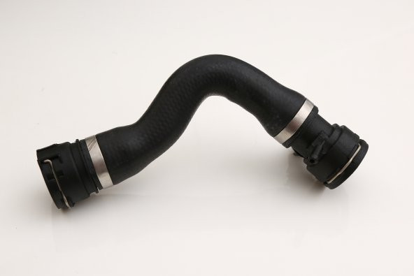 BMW E82 E88 E90 E91 E92 E93 RADYATÖR HORTUMU 17127540127 ürün görseli 1