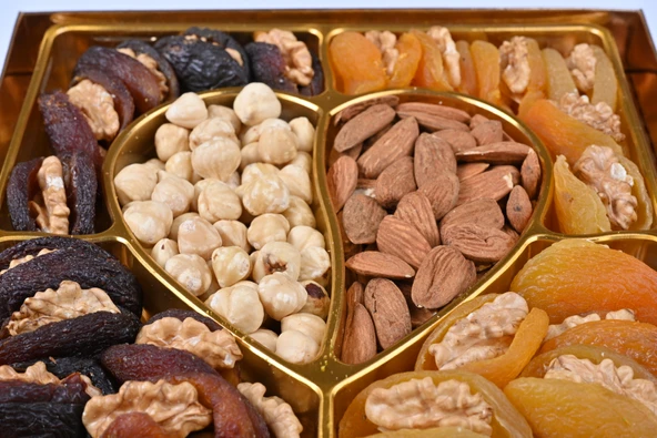Tadım Dünyası Karışık Hediyelik Kuruyemiş 700 gr 021 ürün görseli 1