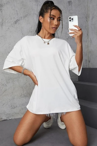 Kadın Beyaz  Oversize Kesim Bisiklet Yaka Oversize Tişört ürün görseli 1