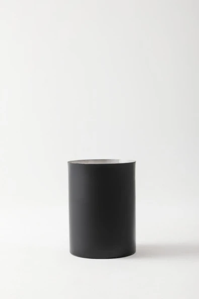 Güleç Yapay Çiçek Metal Saksı Siyah 30*40 ürün görseli 1