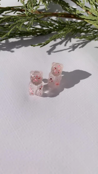 Şeffaf Epoksi Pembe Glitter Süslemeli Gümüş Aksesuarlı Ayıcık Şekil Küpe El Yapımı Hediyelik ürün görseli 1