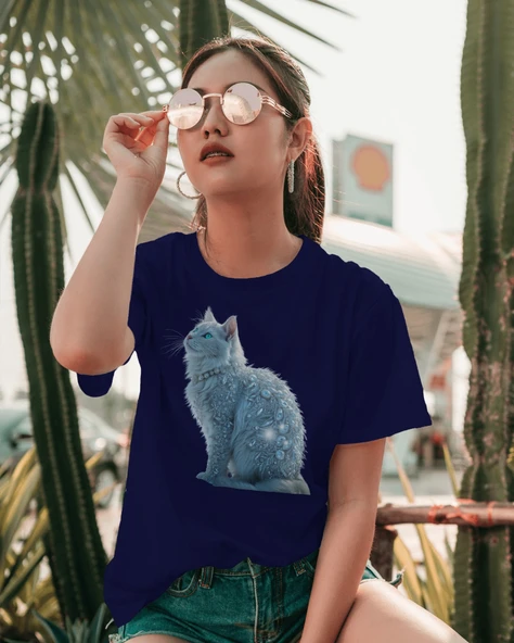 Kadın Tişört  Mavi Kristal Kedi Baskılı ürün görseli 1