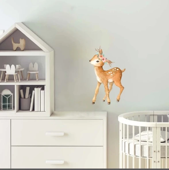 Çiçek Taçlı Sevimli Geyik Duvar Stickerı - Resim 2