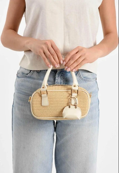 Lisbond Elegance Model Hasır Beyaz Charm Hediyeli Kadın El Ve Omuz Çantası ürün görseli 1