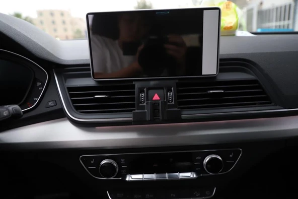 Audi Q5 2018 2020 ile Uyumlu Model için Özel Telefon Tutucu AU5 ürün görseli 1