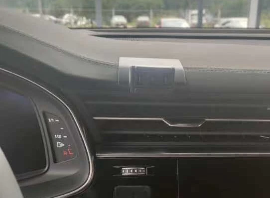 Audi Q7 Q8 2019 2020 ile Uyumlu Model için Özel Telefon Tutucu AU7 ürün görseli 1