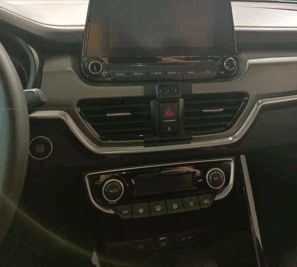 Kia Sportage 2018 2019 ile Uyumlu Model için Özel Telefon Tutucu BM7 ürün görseli 1