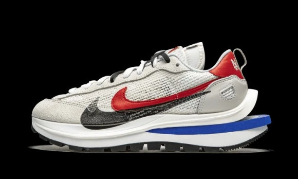 PTTAVM: Nike Vaporwaffle sacai Sport Fuchsia Game Royal