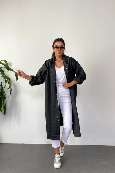 Butik Gardrop Kadın Siyah Çıt Çıt Detay Şeffaf Yağmurluk ürün görseli 1