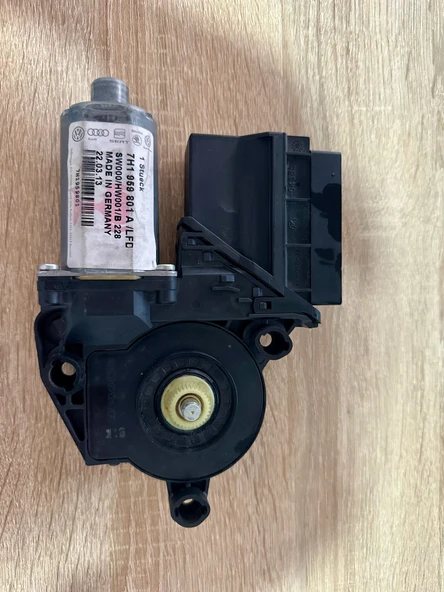 7H1959801A ORJİNAL VOLKSWAGEN TRANSPORTER T5 SOL ÖN CAM MOTORU / T5 SOL CAM KARTI ÜZERİNDE ürün görseli 1