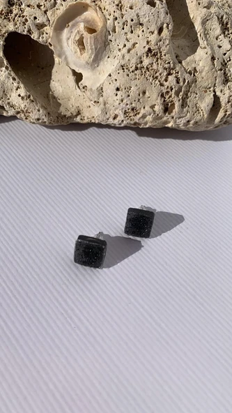 Tırtıklı Parlak Füme Renkli Kare Şekil Gold Aksesuarlı Epoksi Küpe El Yapımı Hediyelik ürün görseli 1