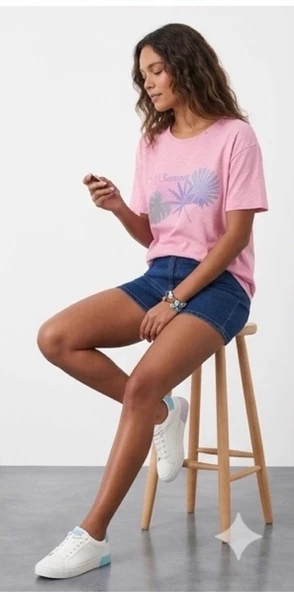 Pembe Kadın Çiçek Baskılı T-shirt - Resim 4