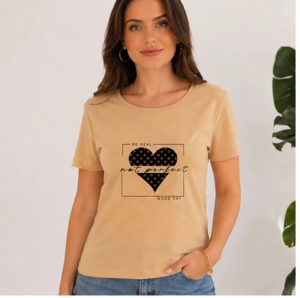 Bej Kalpli Yazılı Rahat T-shirt ürün görseli 1