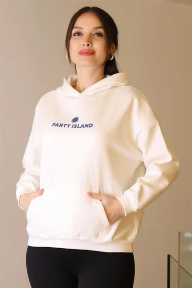 KAPÜŞONLU SIRTI YAZILI EKRU KADIN SWEATSHİRT  W0011185-2K5 ürün görseli 1