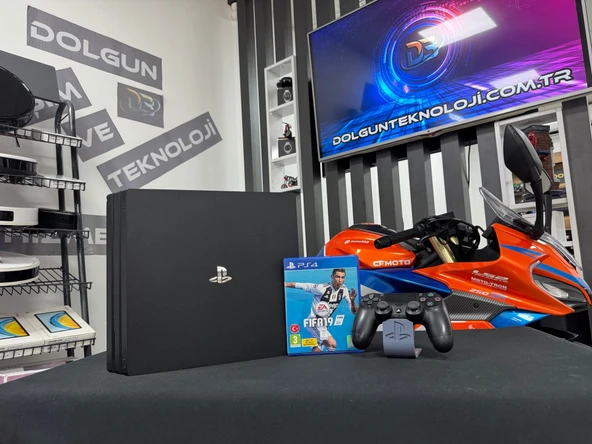 PlayStation 4 Pro 1TB Tek Kol + Fifa 19 Oyun CD’si (İKİNCİ EL) ürün görseli 1