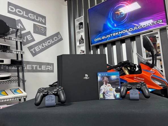 PlayStation 4 Pro 1TB Çift Kol + Fifa 18 Oyun CD’si (İKİNCİ EL) ürün görseli 1