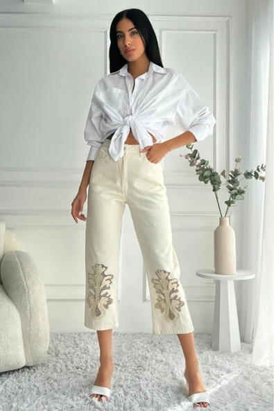 Kadın Yüksek Bel Dantel İşlemeli Mom Fit Bej Jean Pantolon ürün görseli 1
