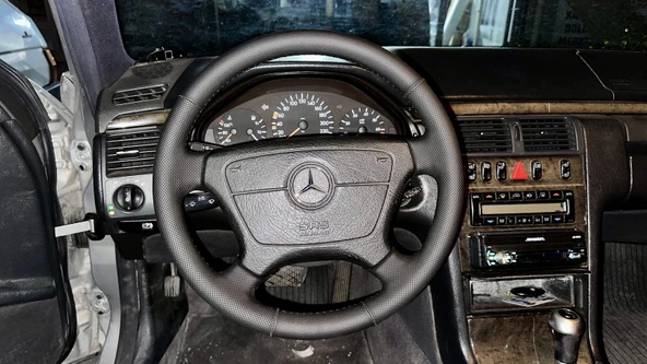 Mercedes E200 Araca Özel Direksiyon Kılıfı Çap 40 Eni 9.5 cm Olan Araçlara Uyumludur ürün görseli 1