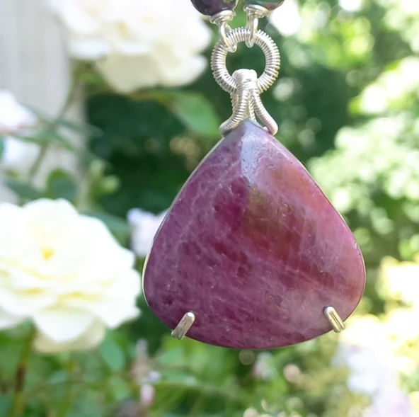 2304 Rubyzoisite kök Yakut el yapımı kolye - Resim 5