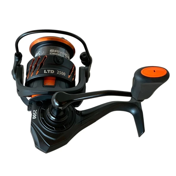 Savage Gear Orange LTD 2500 FD 8+1BB Spin Olta Makinesi ürün görseli 1