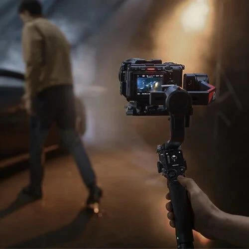 DJI RS 4 Pro Combo Gimbal - Resim 8