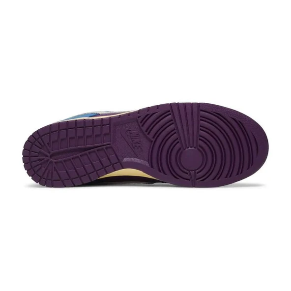 Undefeated x Dunk Low SP 5 On It - Resim 5
