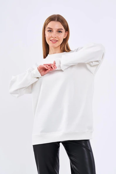 Ekru Kadın Pamuklu Oversize Basic Bisiklet Yaka Sweatshirt - Resim 2