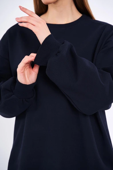 Lacivert Kadın Pamuklu Oversize Basic Bisiklet Yaka Sweatshirt - Resim 6