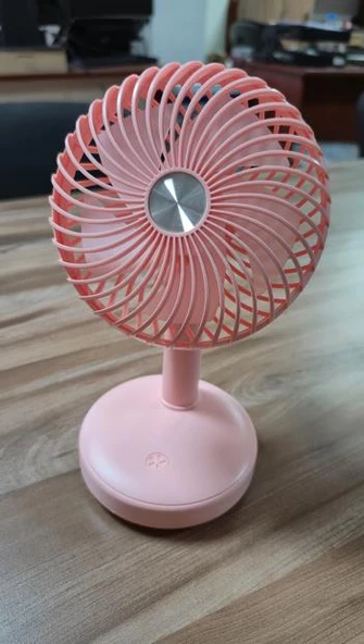 MASAUSTU ISIKLI ACISI AYARLANABILIR KADEMELI FAN ürün görseli 1