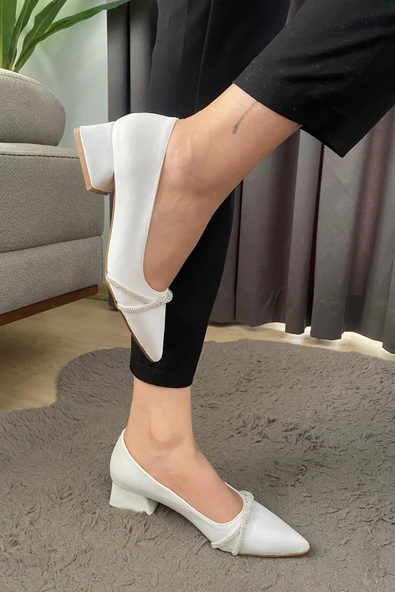 Kadın Valeri Beyaz Çapraz Taşlı Stiletto Alcak Ökçe Abiye Ayakkabı ürün görseli 1