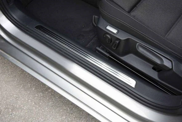 OMSA VW Passat B8 Krom İç Kapı Eşiği 4 Parça 2015 ve Sonrası ürün görseli 1