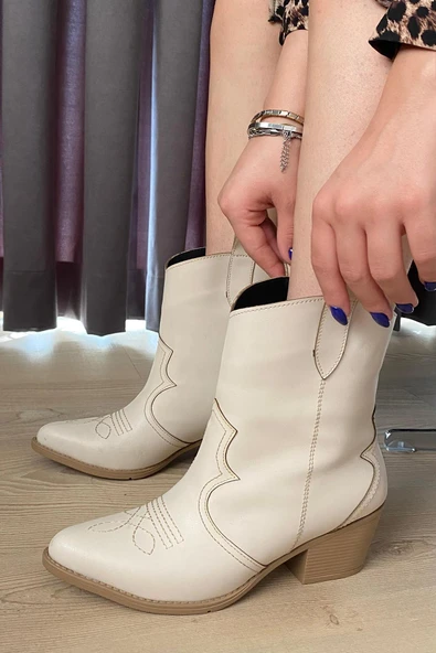 Kadın Vendy Krem Cilt Kısa Topuklu Kovboy Bot ürün görseli 1